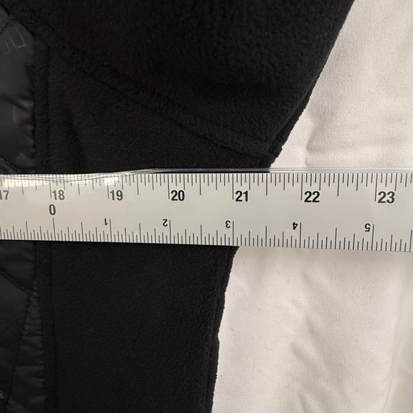 New Balance Women’s Sz Large Quilted Fleece Fitted Jacket NWT - Picture 11 of 12